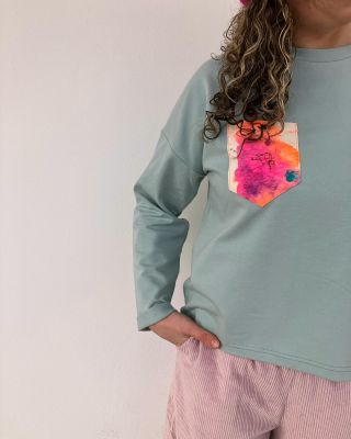 Na eshopu je pro vás připravená nová barva oblíbené mikiny Mira a pár dalších novinek 🩷Tak nakoukněte . #miralasku...